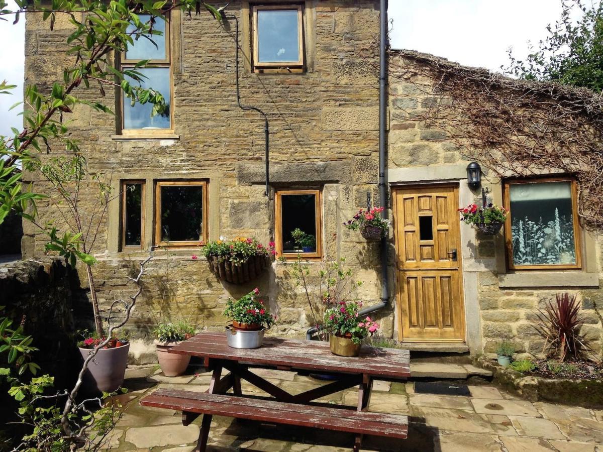 Bijou Cottage In Bronte Country With Wood-Burning Stove & Hot Tub Spa ฮาเวิร์ท ภายนอก รูปภาพ
