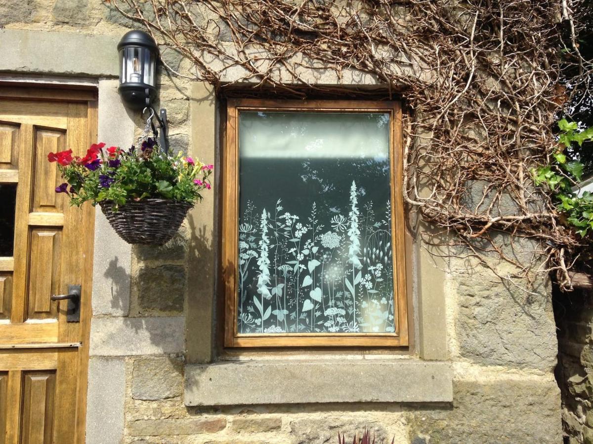 Bijou Cottage In Bronte Country With Wood-Burning Stove & Hot Tub Spa ฮาเวิร์ท ภายนอก รูปภาพ