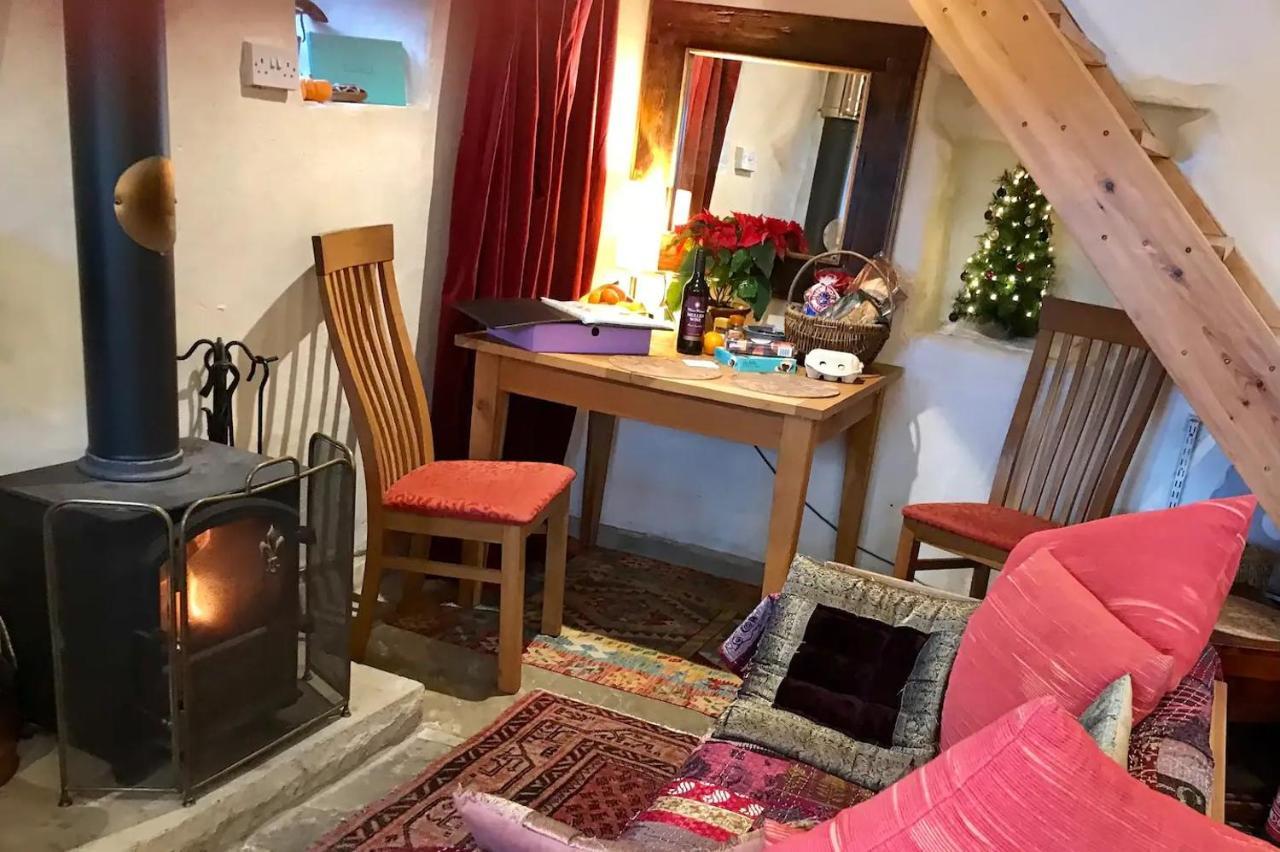 Bijou Cottage In Bronte Country With Wood-Burning Stove & Hot Tub Spa ฮาเวิร์ท ภายนอก รูปภาพ