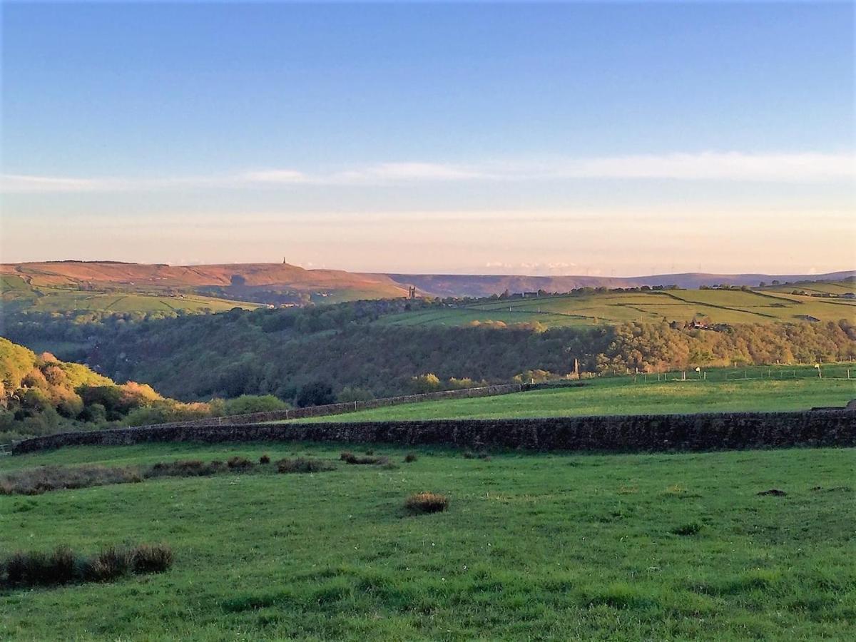 Bijou Cottage In Bronte Country With Wood-Burning Stove & Hot Tub Spa ฮาเวิร์ท ภายนอก รูปภาพ