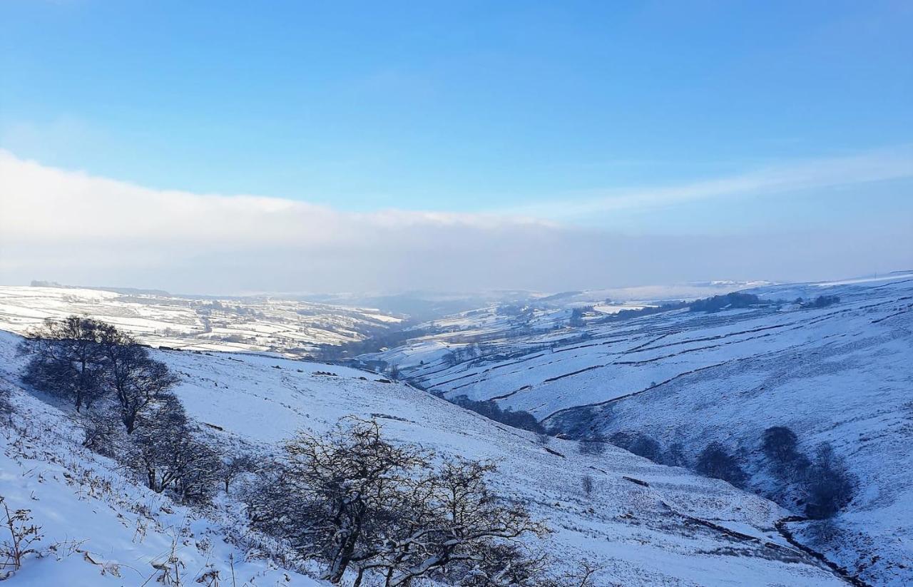 Bijou Cottage In Bronte Country With Wood-Burning Stove & Hot Tub Spa ฮาเวิร์ท ภายนอก รูปภาพ