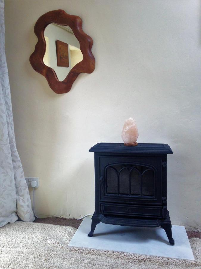 Bijou Cottage In Bronte Country With Wood-Burning Stove & Hot Tub Spa ฮาเวิร์ท ภายนอก รูปภาพ