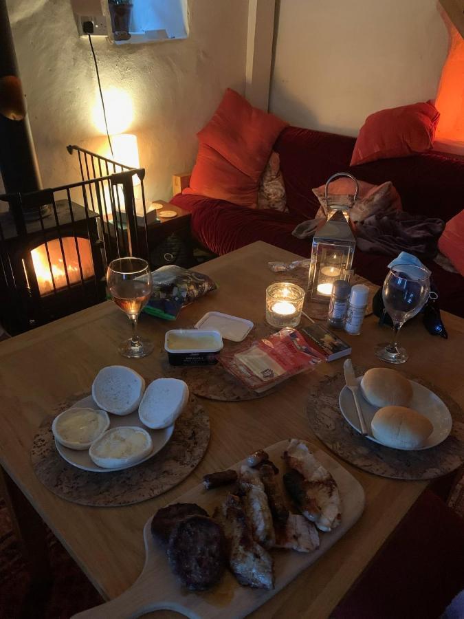 Bijou Cottage In Bronte Country With Wood-Burning Stove & Hot Tub Spa ฮาเวิร์ท ภายนอก รูปภาพ